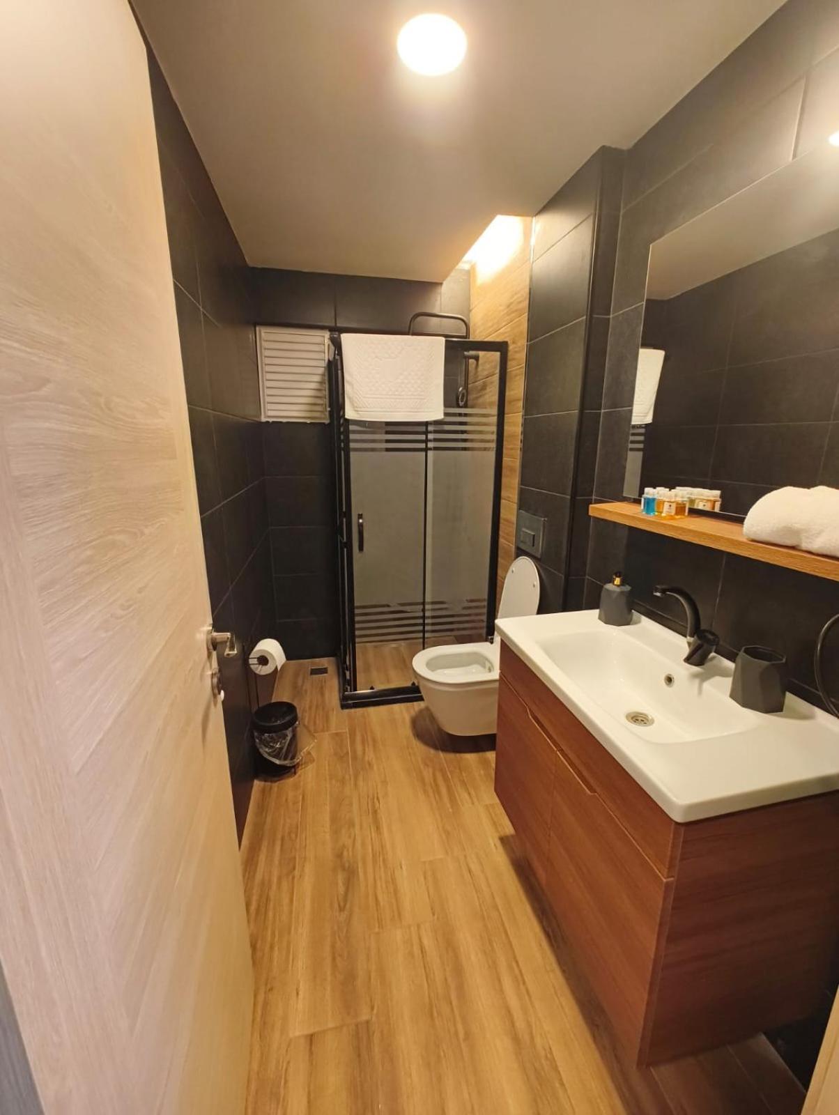 Majestik Hotel อิสตันบูล ภายนอก รูปภาพ